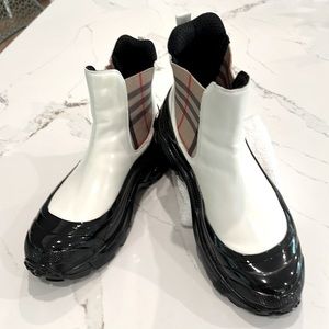 Burberry Chelsea Boots